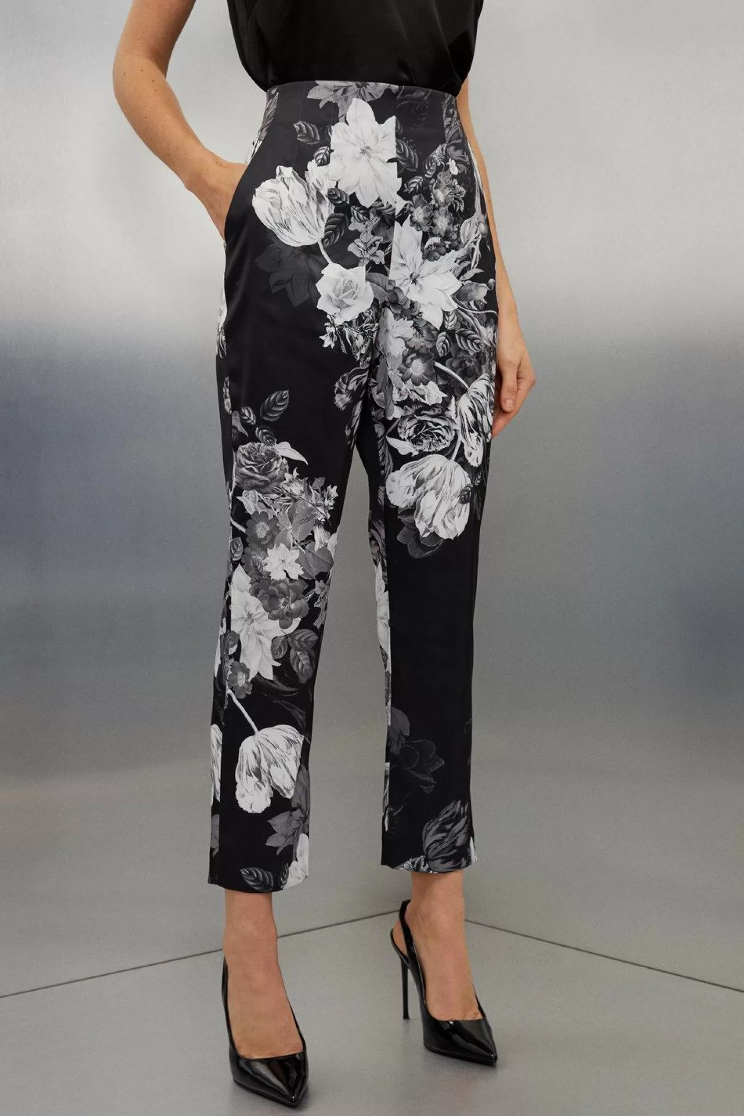 Karen Millen Italian Structured Satin Floral Bloom Printed Pants