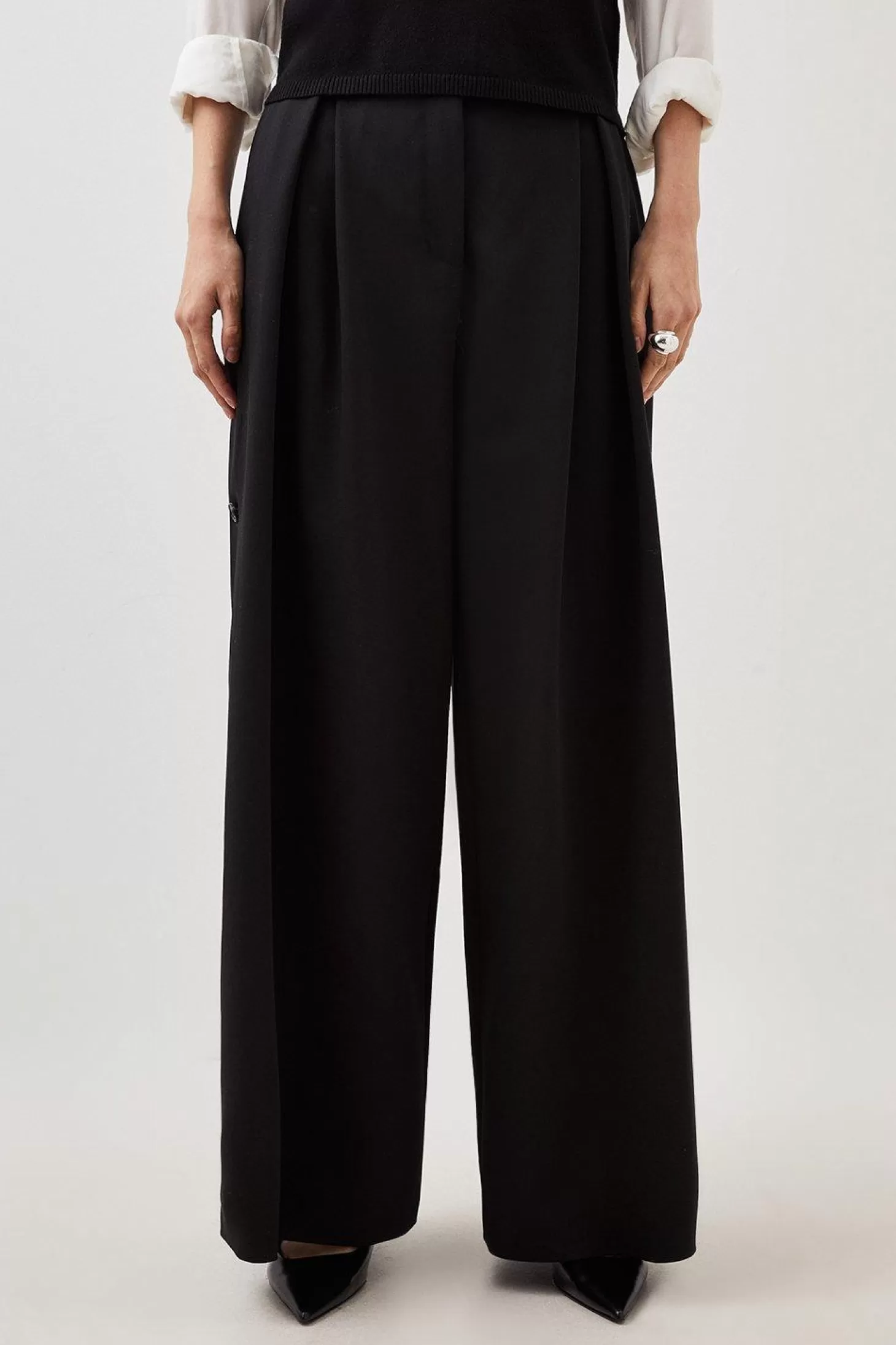 Karen Millen Tailored Pleated Button Detail Straight Leg Pants